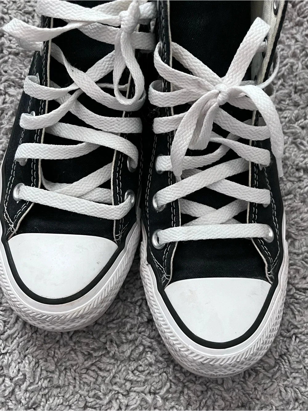 Women’s black converse